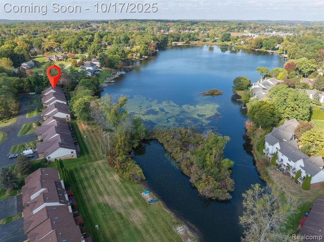 7109 Bluewater Drive, Clarkston, MI 48348