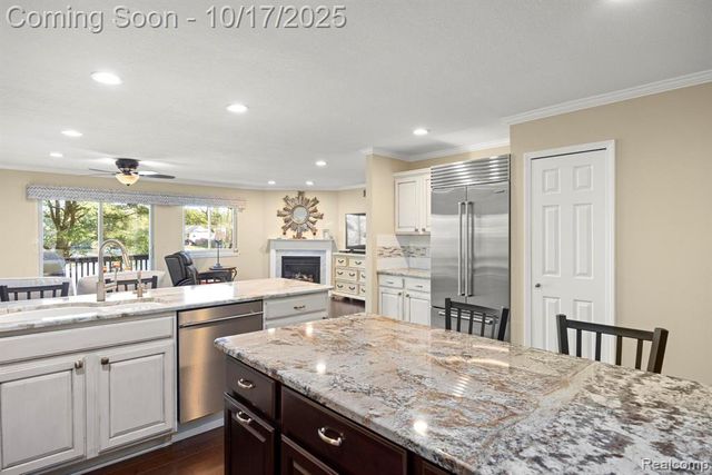 7109 Bluewater Drive, Clarkston, MI 48348