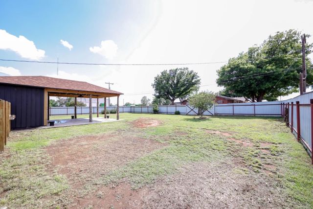 209 D Avenue, Abernathy, TX 79311