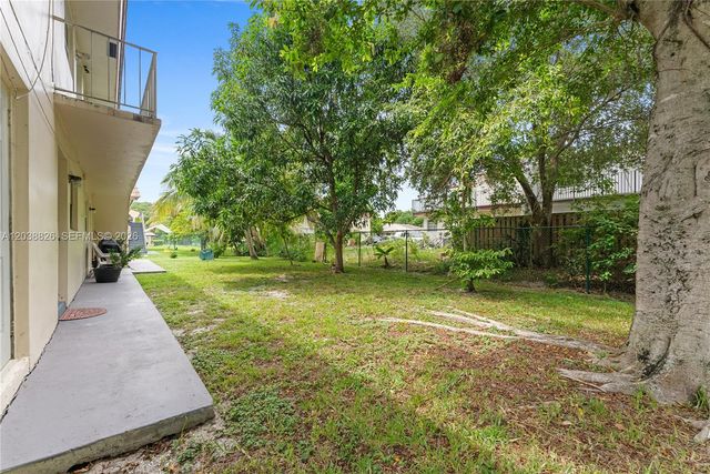10261 NW 35th St 10, Coral Springs, FL 33065