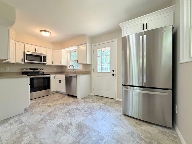 37 Bluff Street, Salem, NH 03079