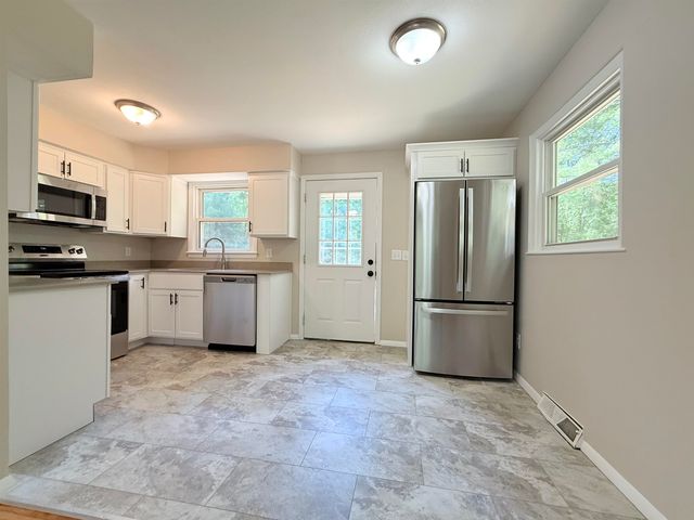 37 Bluff Street, Salem, NH 03079