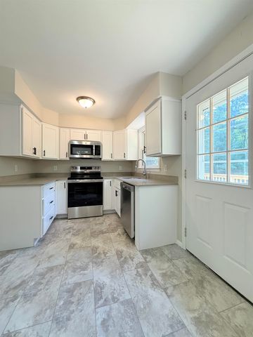 37 Bluff Street, Salem, NH 03079