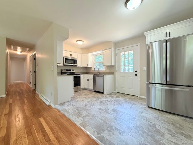 37 Bluff Street, Salem, NH 03079