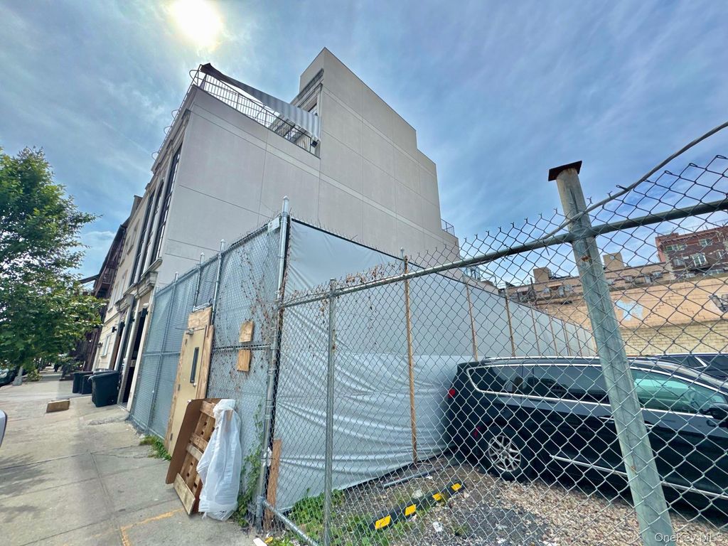 102 Walworth Street, Brooklyn, NY 11205