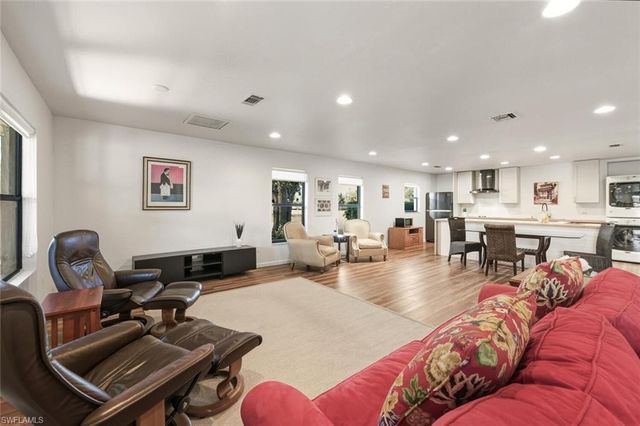 104 Johnnycake DR, Naples, FL 34110