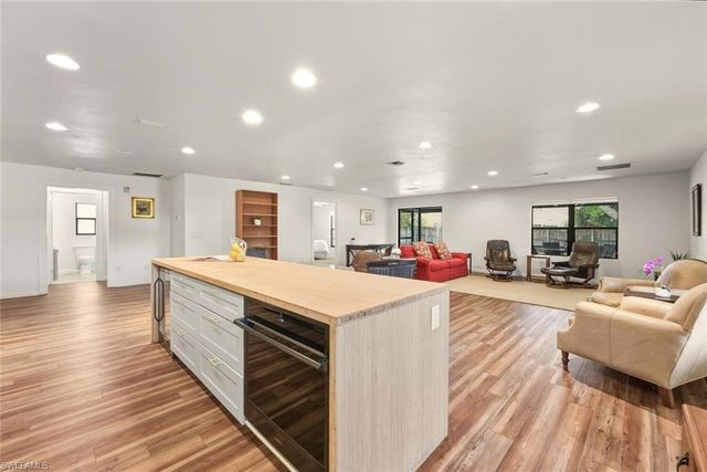 104 Johnnycake DR, Naples, FL 34110