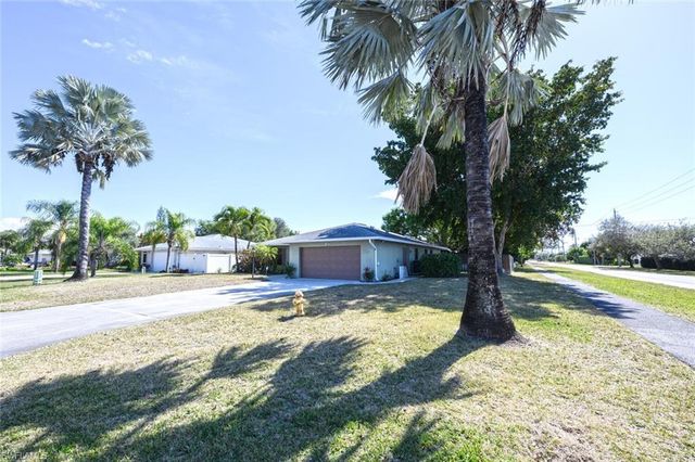 104 Johnnycake DR, Naples, FL 34110