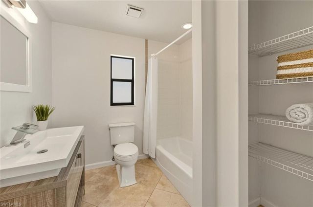 104 Johnnycake DR, Naples, FL 34110