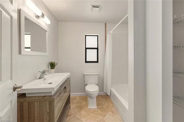 104 Johnnycake DR, Naples, FL 34110