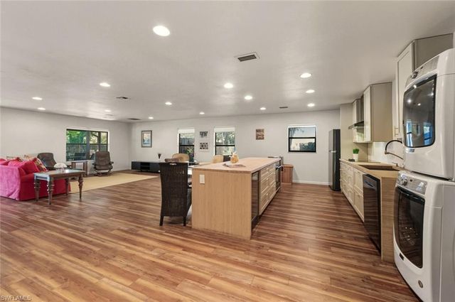 104 Johnnycake DR, Naples, FL 34110