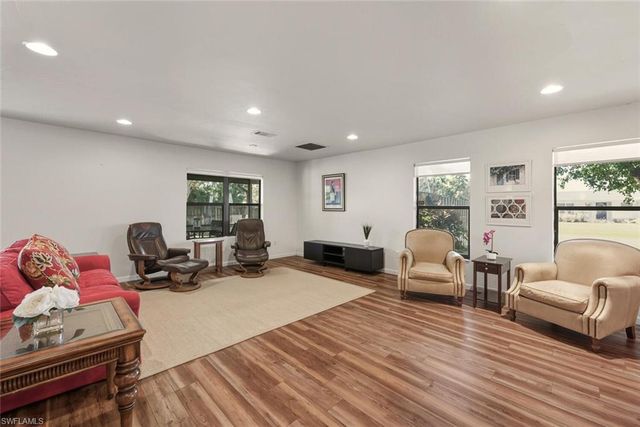 104 Johnnycake DR, Naples, FL 34110