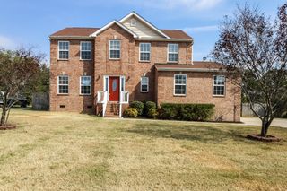 1129 Matheus Dr, Murfreesboro, TN 37128
