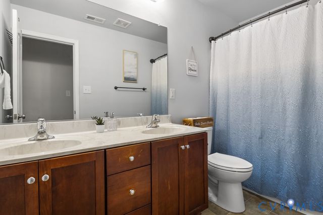 9119 Colonnade Cir, Ashland, VA 23005