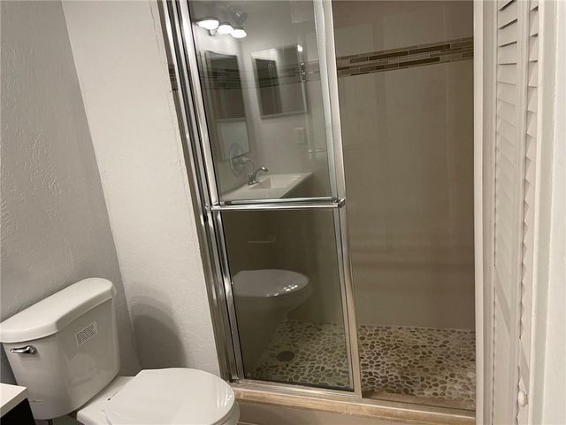 235 LAKEVIEW Drive 102, Weston, FL 33326