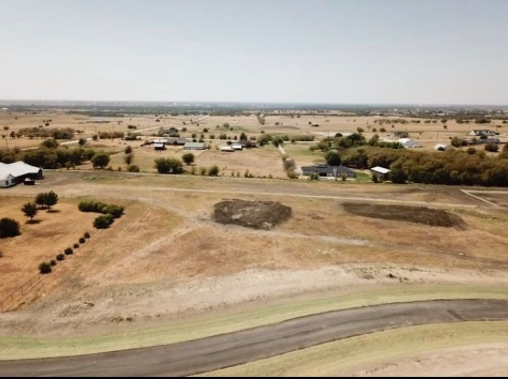 725 Rolling Acres Dr, Ponder, TX 76259 — exterior