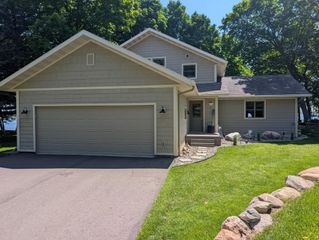 429 Goshawk Lane NW, Hackensack, MN 56452
