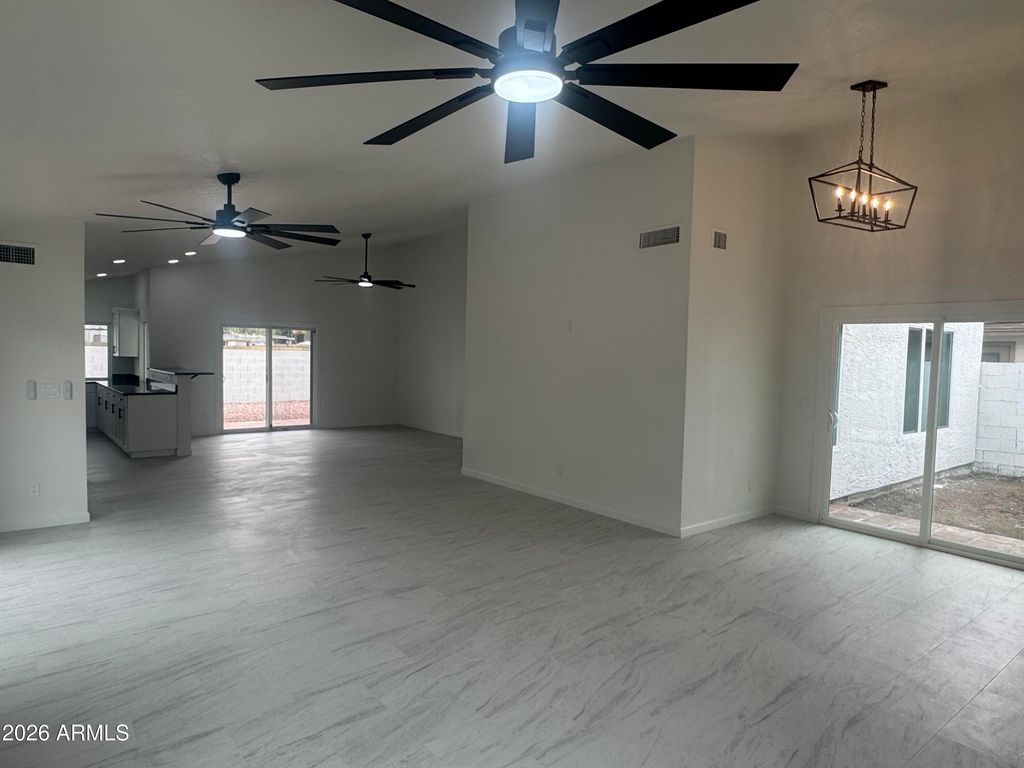 18815 N 43RD Drive, Glendale, AZ 85308 — photo 2