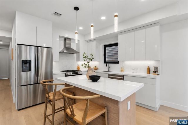 99 Van Horne Street 2, Jersey City, NJ 07304