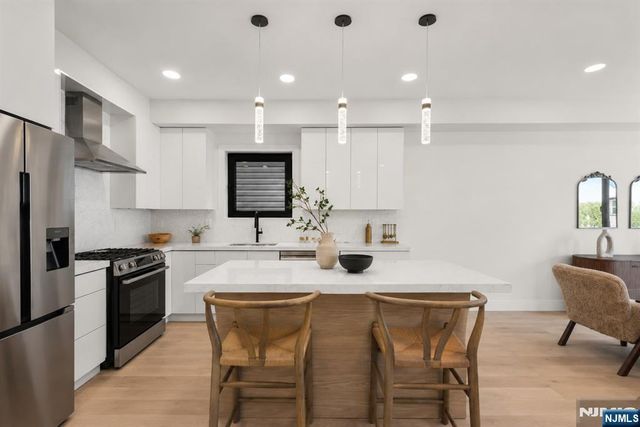99 Van Horne Street 2, Jersey City, NJ 07304