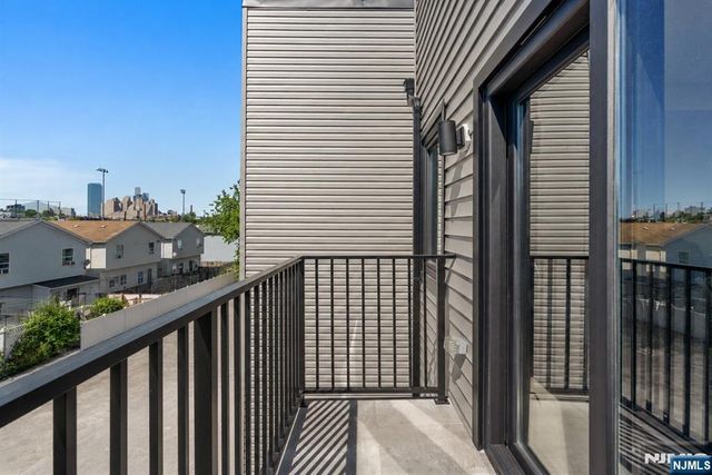 99 Van Horne Street 2, Jersey City, NJ 07304