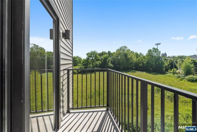 99 Van Horne Street 2, Jersey City, NJ 07304