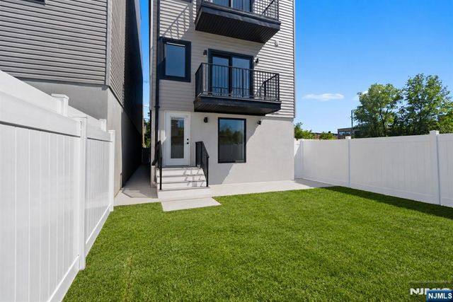 99 Van Horne Street 2, Jersey City, NJ 07304