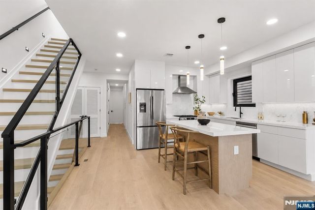 99 Van Horne Street 2, Jersey City, NJ 07304