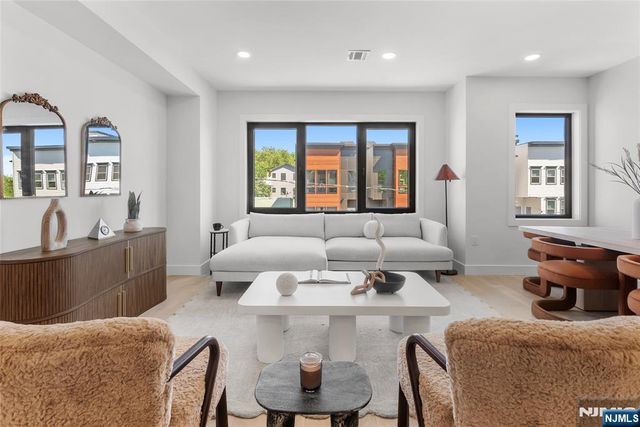 99 Van Horne Street 2, Jersey City, NJ 07304