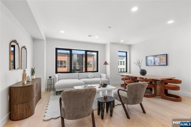99 Van Horne Street 2, Jersey City, NJ 07304