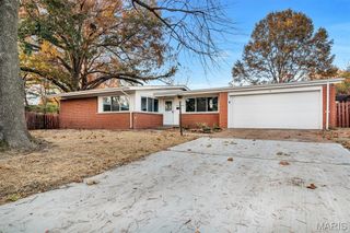 4 Whitney Circle, Florissant, MO 63033