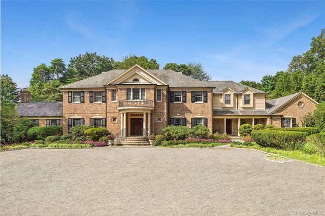 5 Danton Lane S, Locust Valley, NY 11560