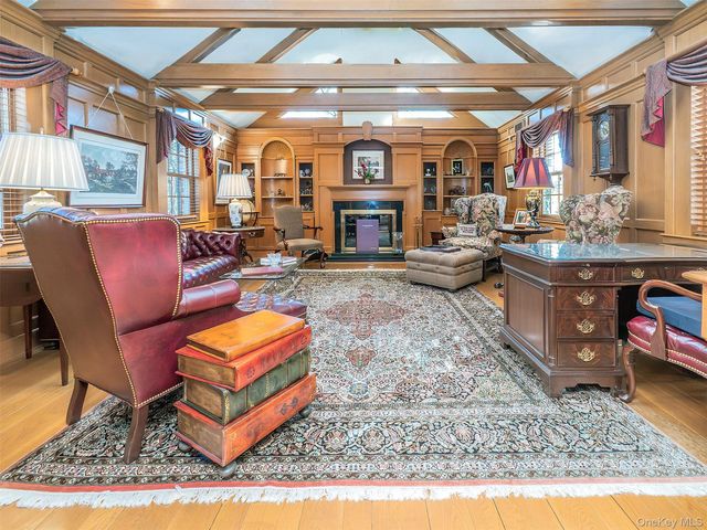 5 Danton Lane S, Locust Valley, NY 11560