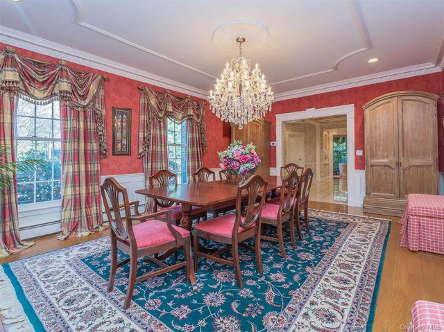 5 Danton Lane S, Locust Valley, NY 11560