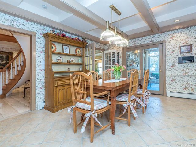 5 Danton Lane S, Locust Valley, NY 11560