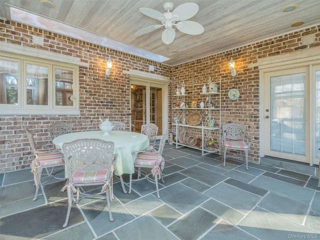 5 Danton Lane S, Locust Valley, NY 11560