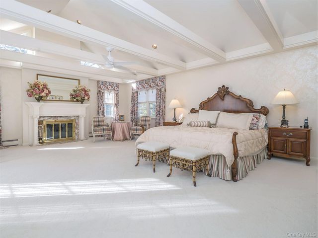 5 Danton Lane S, Locust Valley, NY 11560