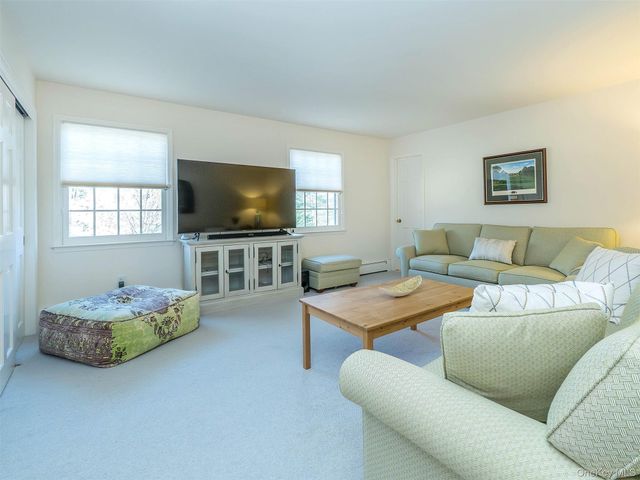 5 Danton Lane S, Locust Valley, NY 11560