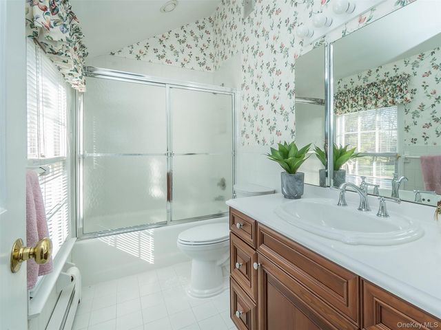 5 Danton Lane S, Locust Valley, NY 11560