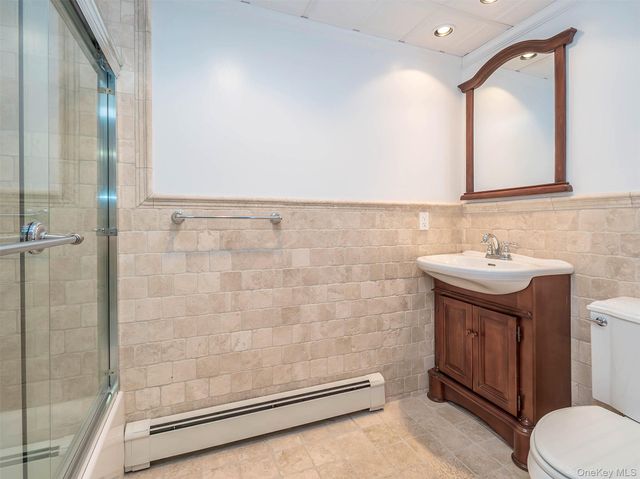 5 Danton Lane S, Locust Valley, NY 11560