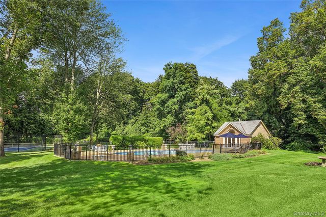 5 Danton Lane S, Locust Valley, NY 11560