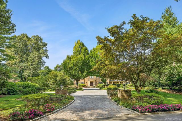 5 Danton Lane S, Locust Valley, NY 11560