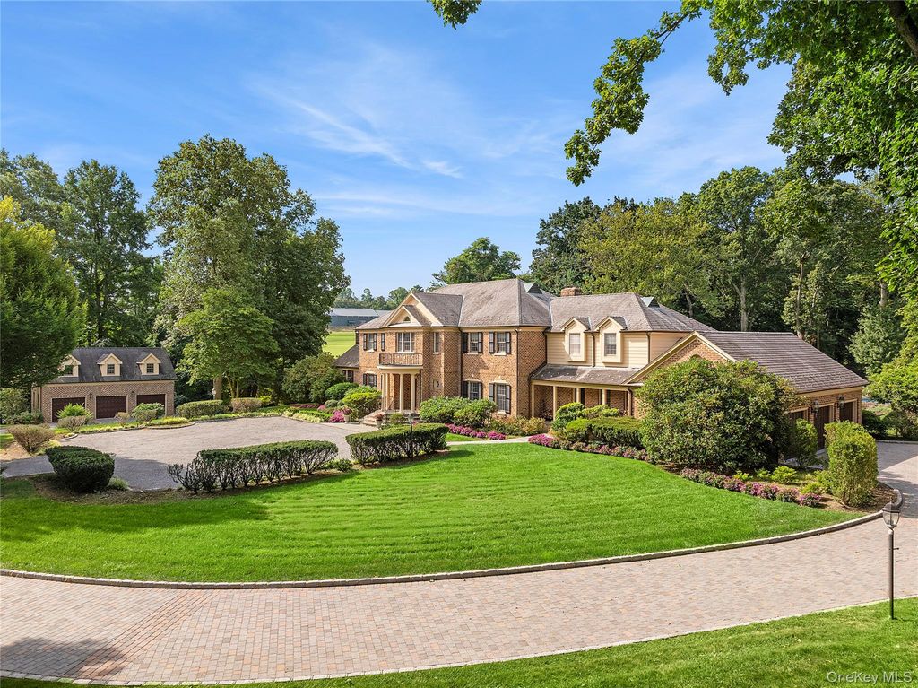 5 Danton Lane S, Locust Valley, NY 11560