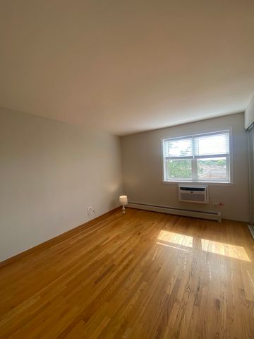 4600 N Cumberland Avenue 612, Chicago, IL 60656