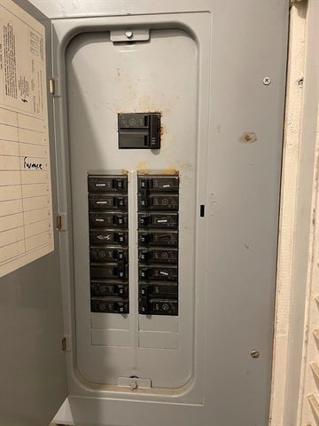 20 Church Ave, East Bridgewater, MA 02333