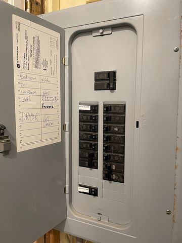 20 Church Ave, East Bridgewater, MA 02333