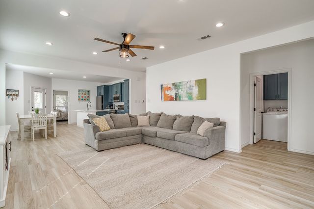 3815 Silver Creek Court, Granbury, TX 76048