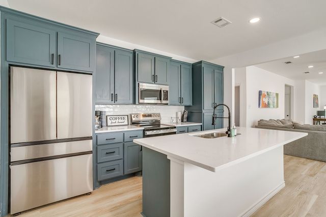 3815 Silver Creek Court, Granbury, TX 76048