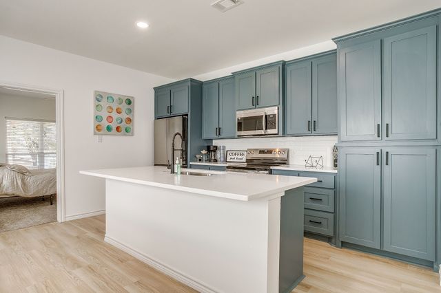 3815 Silver Creek Court, Granbury, TX 76048