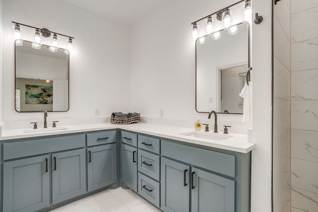 3815 Silver Creek Court, Granbury, TX 76048